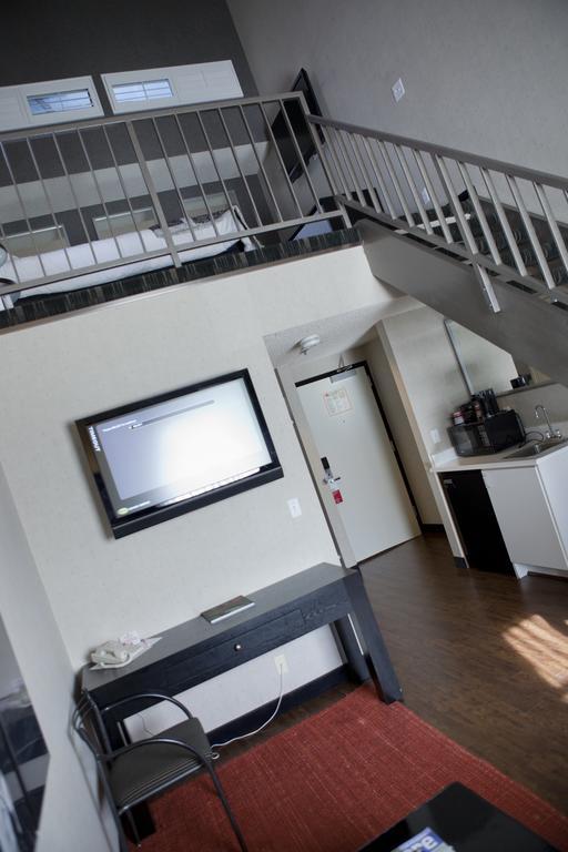 Ramada Plaza By Wyndham West Hollywood Hotel & Suites Los Angeles Room photo