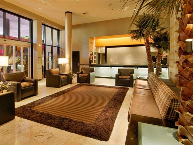 Ramada Plaza By Wyndham West Hollywood Hotel & Suites Los Angeles Exterior photo