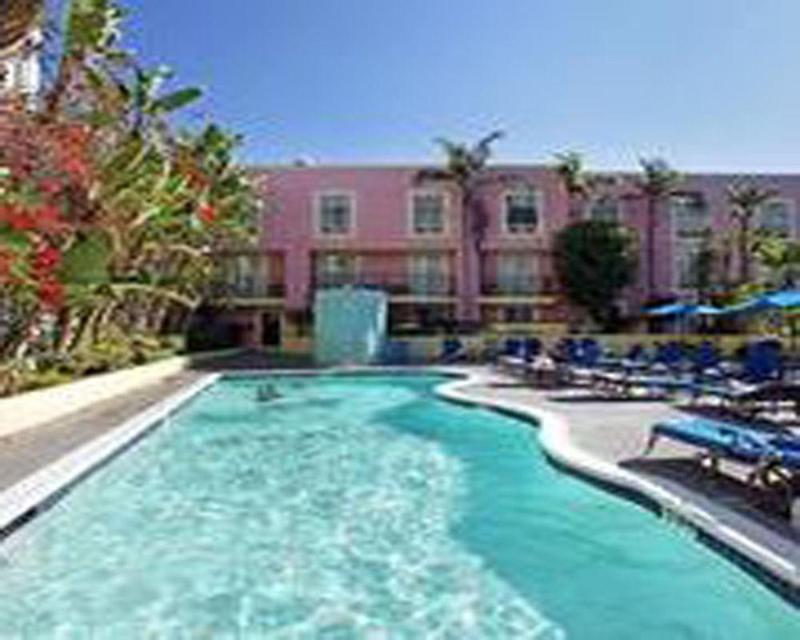 Ramada Plaza By Wyndham West Hollywood Hotel & Suites Los Angeles Exterior photo
