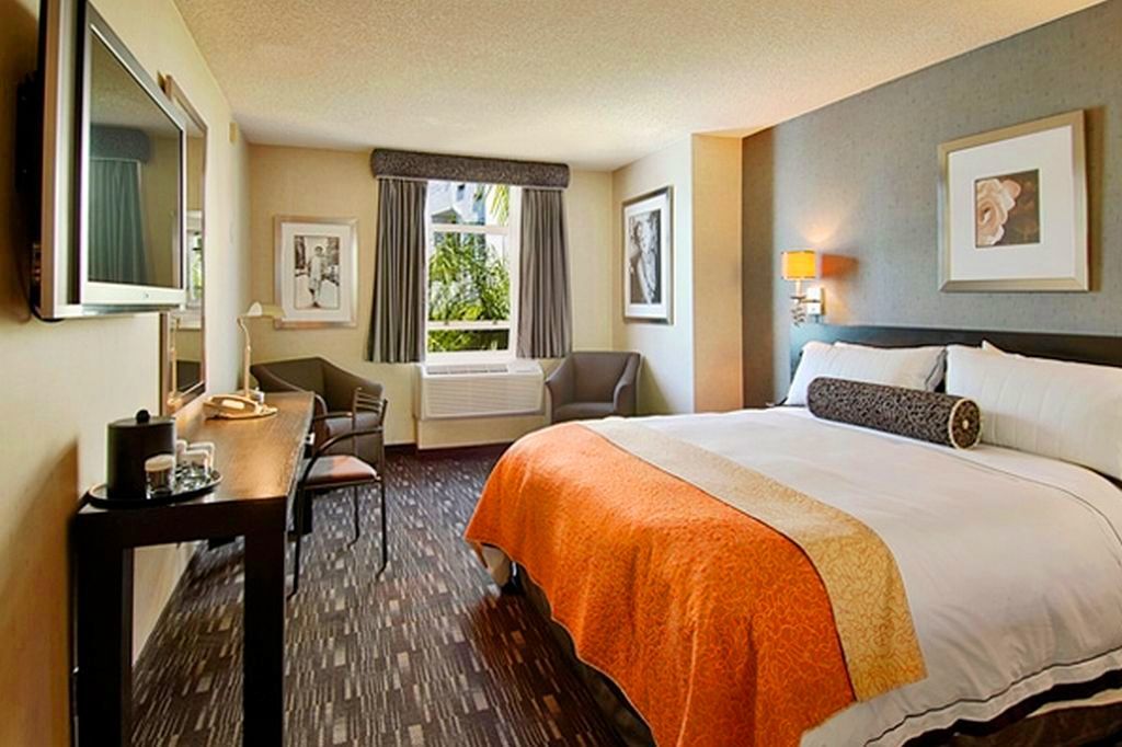 Ramada Plaza By Wyndham West Hollywood Hotel & Suites Los Angeles Exterior photo